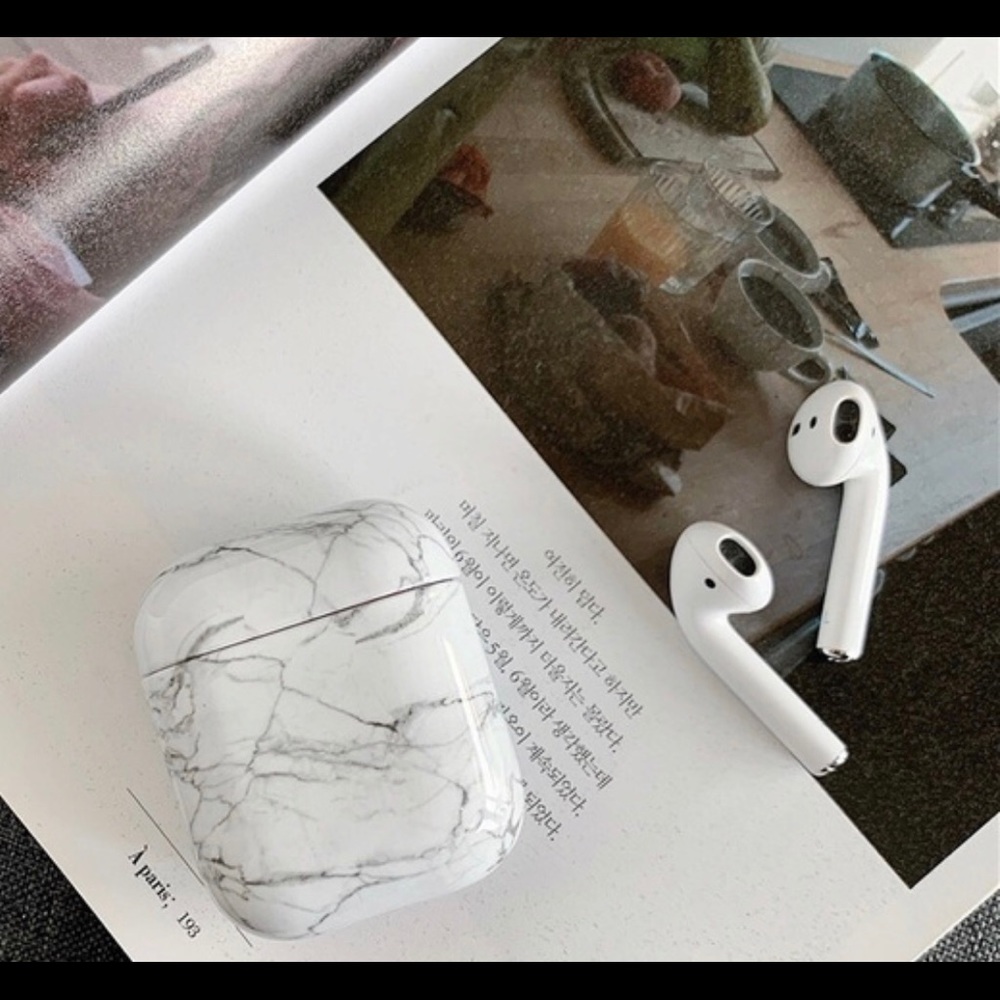 Airpod White Marble Case